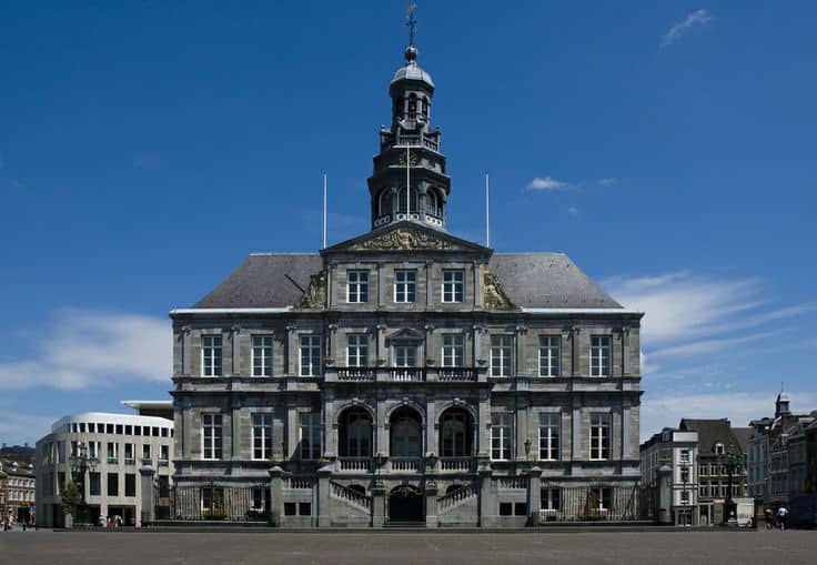 architectuur maastricht stadhuis