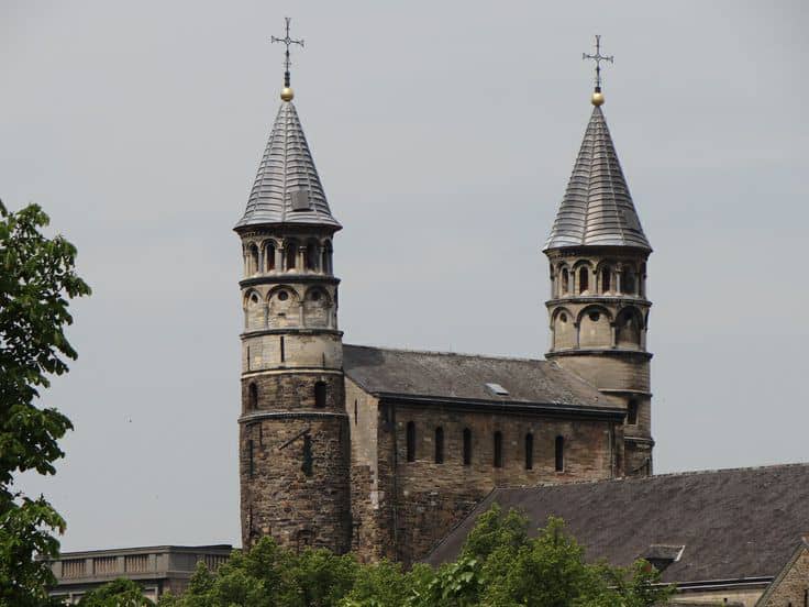 architectuur maastricht vrouw