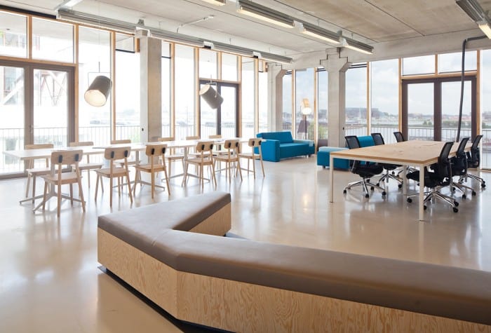 Veen-Media-Amsterdam-Heyligers-Interieur-01-700x475