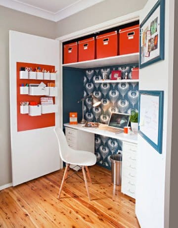 peacock_and_red_office