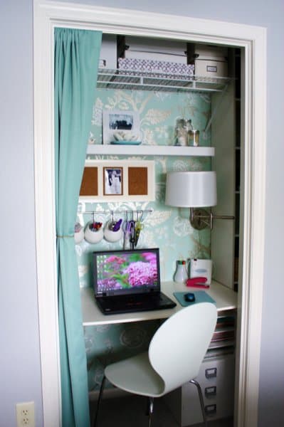 turquoise_and_white_office