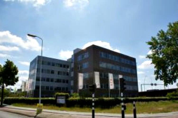 kantoorpand langs A2 luxe uitstraling eindhoven