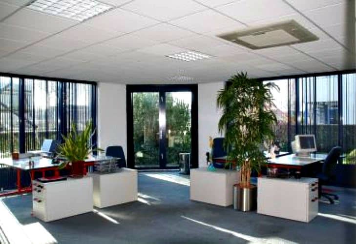 a kantoorlocatie aan het drukke west tangent heerhugowaard