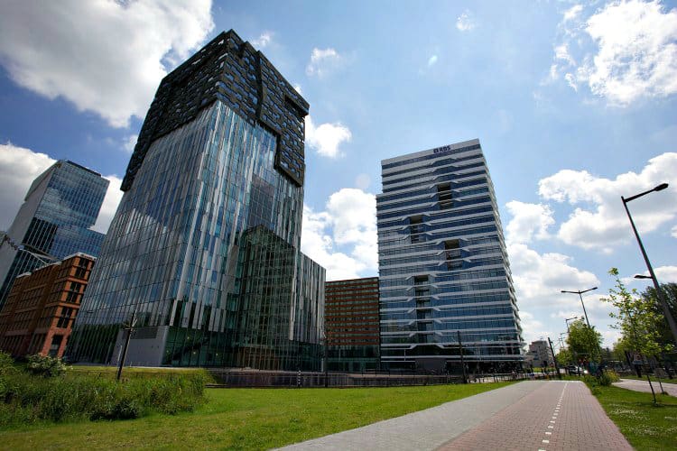 hypermodern business center in het zakencentrum amsterdam zuidas