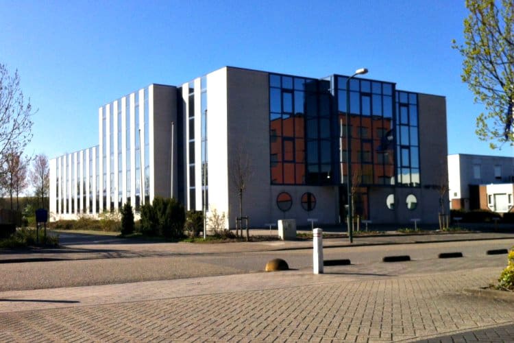 kantoorgebouw gelegen zichtlocatie bedrijven terrein middelland woerden