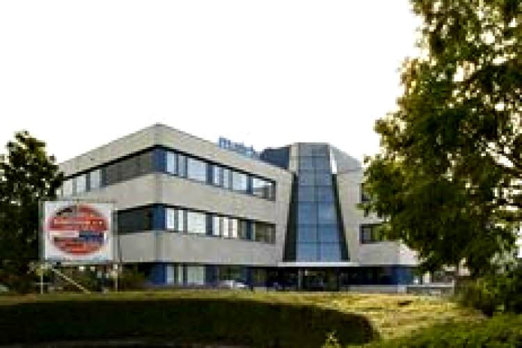 kantoorpand gelegen op bedrijventerrein middelland te woerden