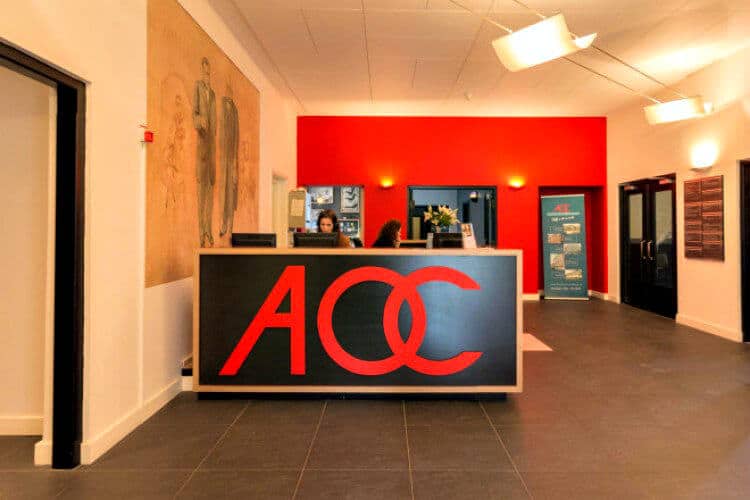 kantoorruimte beschikbaar en te huur in het amsterdams ondernemers centrum pand