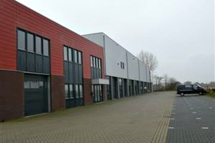 opvallend kantoorgebouw op bedrijventerrein lagedijk schagen