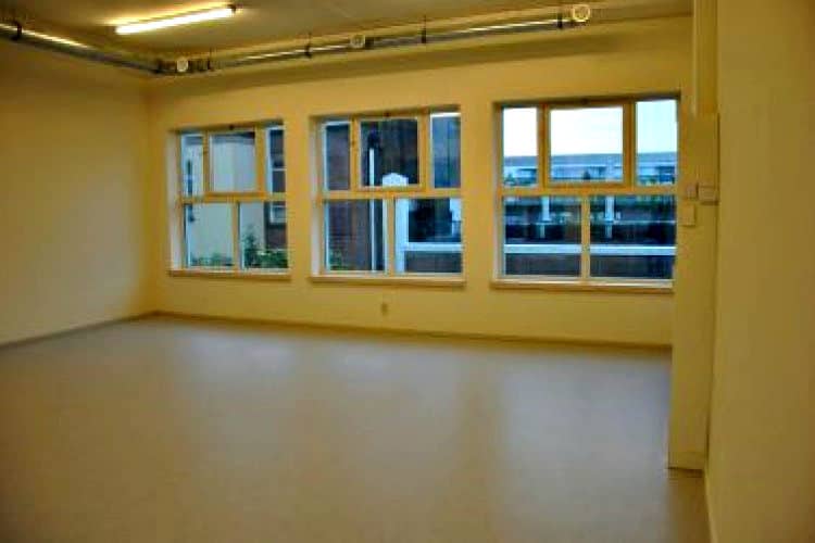 werkruimtes te huur in een bedrijfsverzamelgebouw te amsterdam oost
