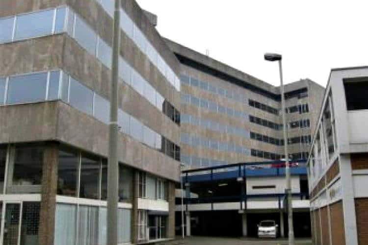 groot business center met veel bekende bedrijven- n rotterdam