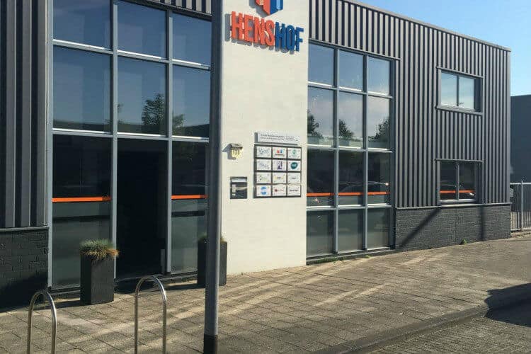 kantoorverzamelgebouw op bedrijventerrein rotterdam ommoord